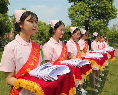 贵阳卫校招生办电话
